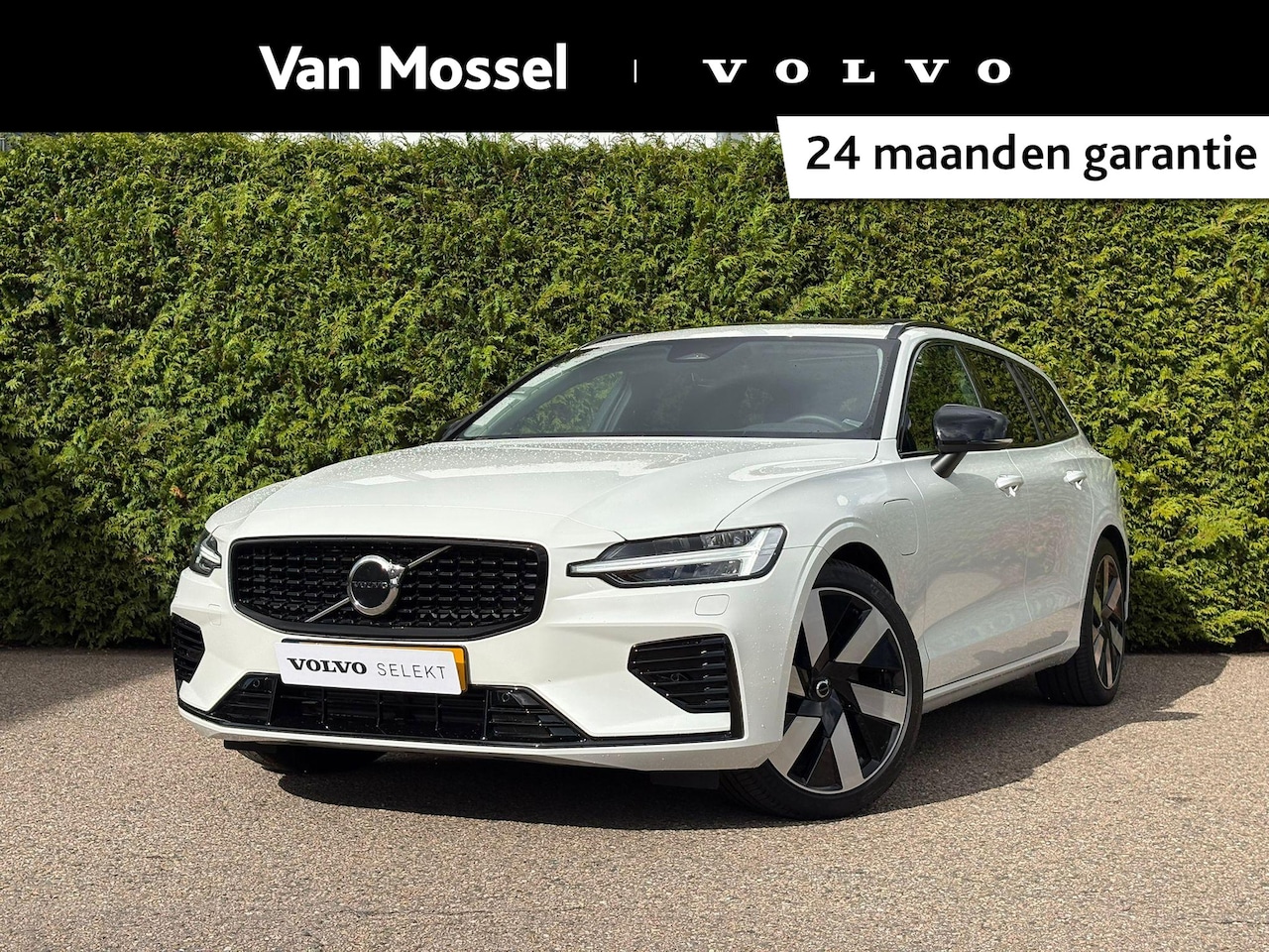 Volvo V60 - T8 Plug-in hybrid AWD Ultra Dark | Trekhaak | Panoramadak | Stoel + stuurverwarming | Harm - AutoWereld.nl