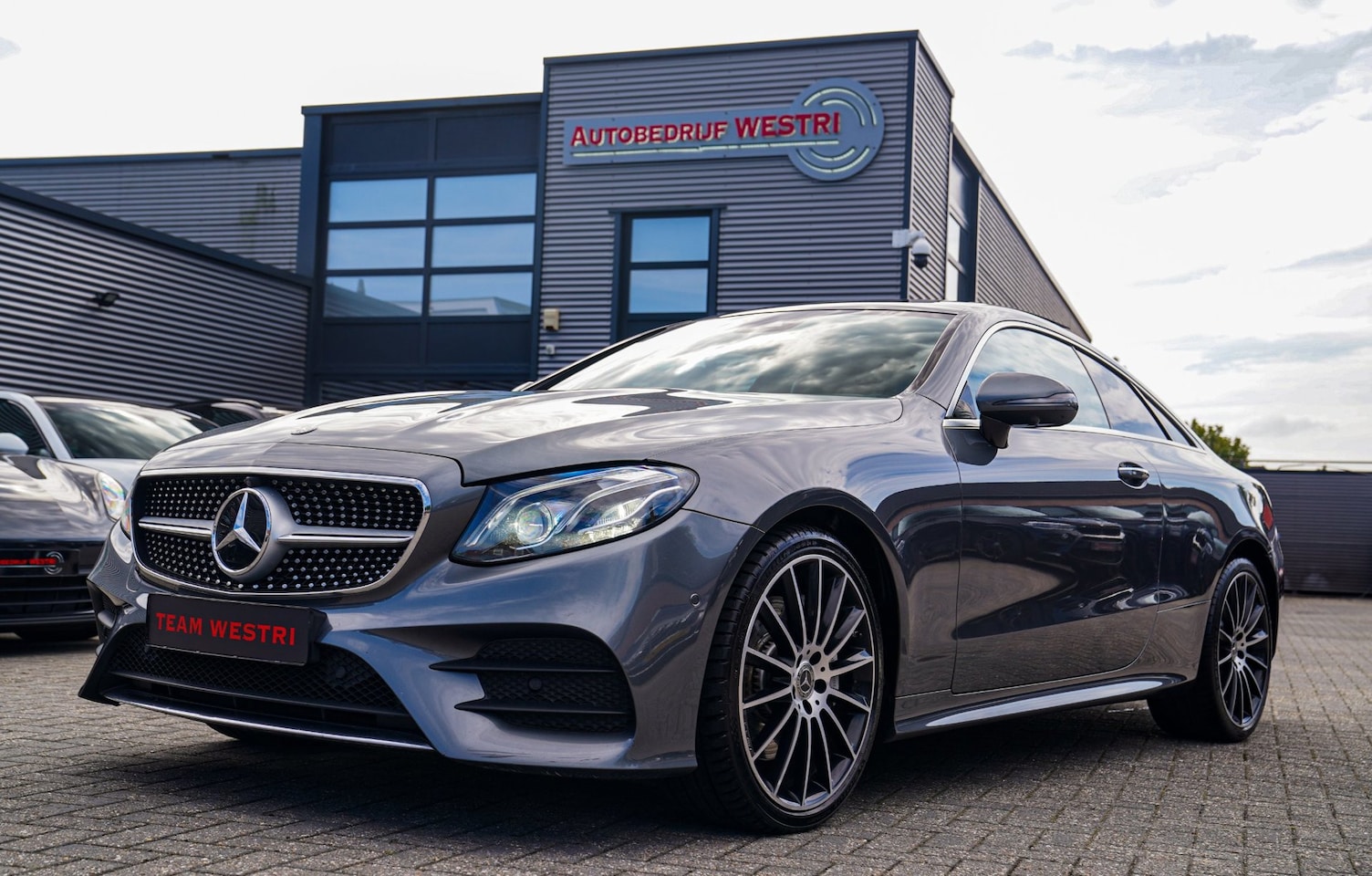 Mercedes-Benz E-klasse Coupé - 400 4MATIC Edition 1 | Schuif/kanteldak | 360 cam | Burmester Surround Sound | Luxe Leder - AutoWereld.nl