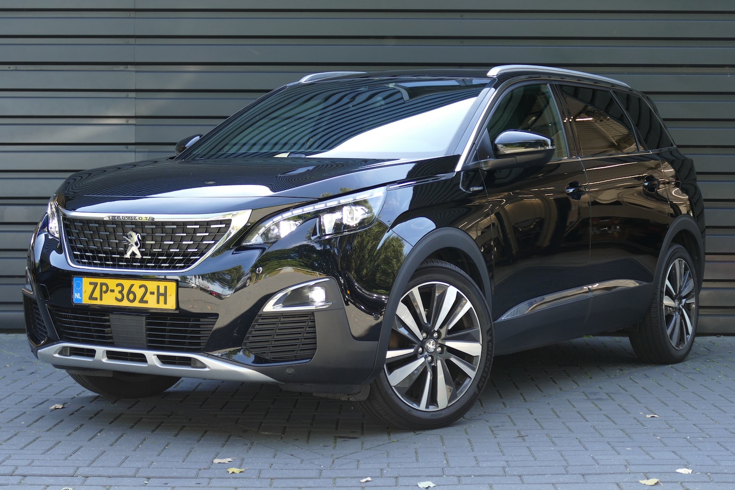 Peugeot 5008 - 1.2 PURETECH 130PK 7-ZITS GT-LINE / CAMERA / PANO.DAK / ELEKTR. ACHTERKLEP / KEYLESS / FUL - AutoWereld.nl