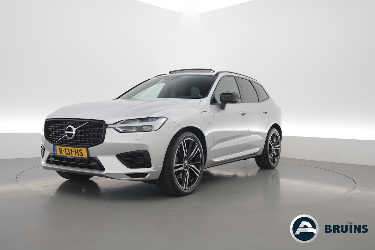 Volvo XC60 - 2.0 T8 Twin Engine AWD R-Design | Prijs Rijklaar | Luchtvering | Stoelventilatie | Trekhaa - AutoWereld.nl