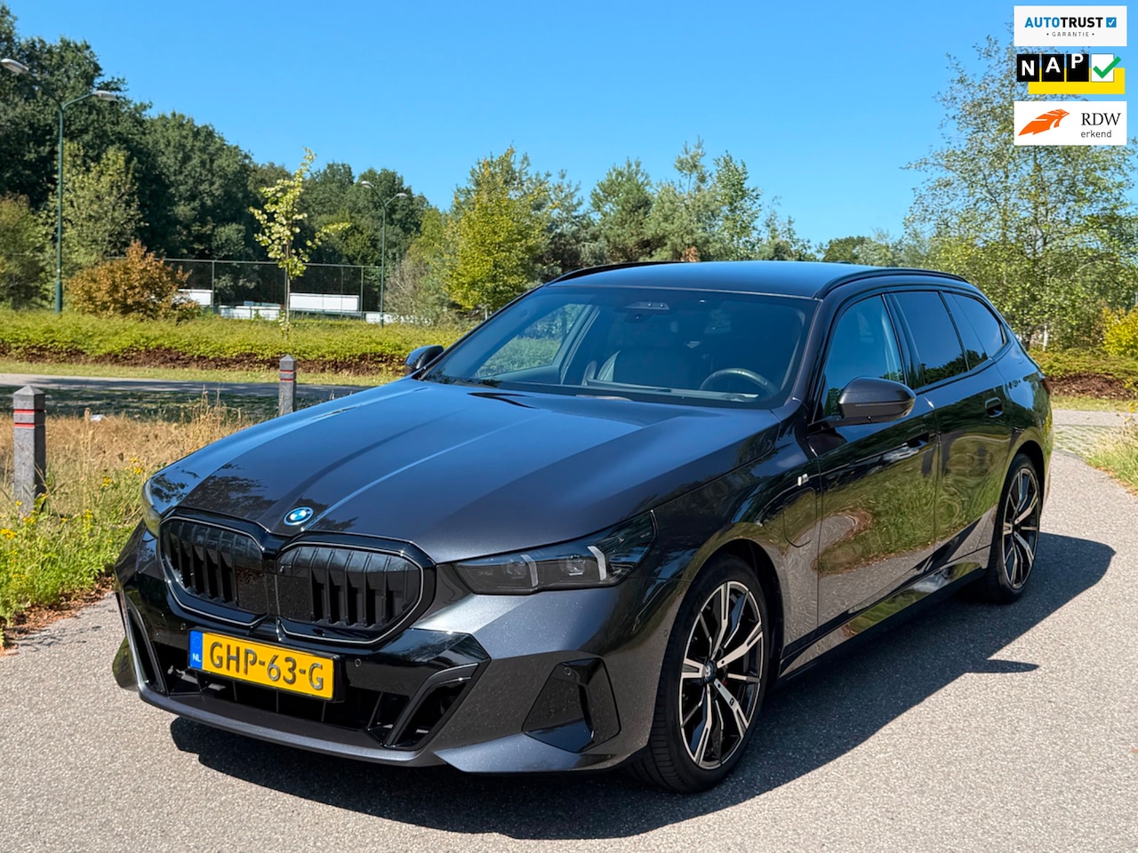 BMW 5-serie Touring - 530e 530e, M sport PRO, ALLE OPTIES, panoramadak, electr bedienbare trekhaak,b&w, nieuwprijs € - AutoWereld.nl