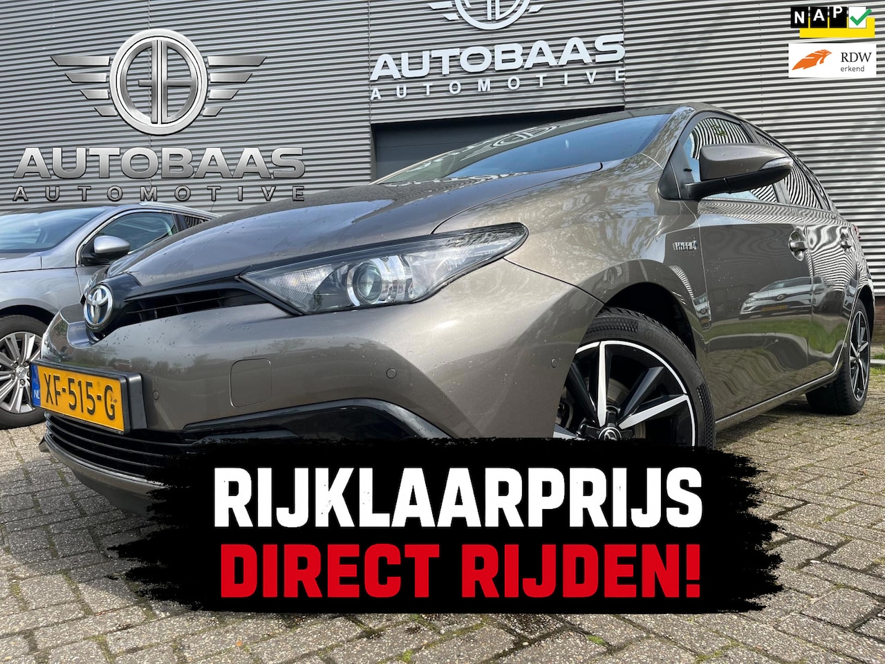 Toyota Auris - 1.8 Hybrid Dynamic AUTOMAAT+NLAUTO+NAP+TREKHAAK+NAVIGATIE+CAMERA+STOELVERWARMING+CLIMATE C - AutoWereld.nl