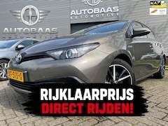 Toyota Auris - 1.8 Hybrid Dynamic AUTOMAAT+NLAUTO+NAP+TREKHAAK+NAVIGATIE+CAMERA+STOELVERWARMING+CLIMATE C