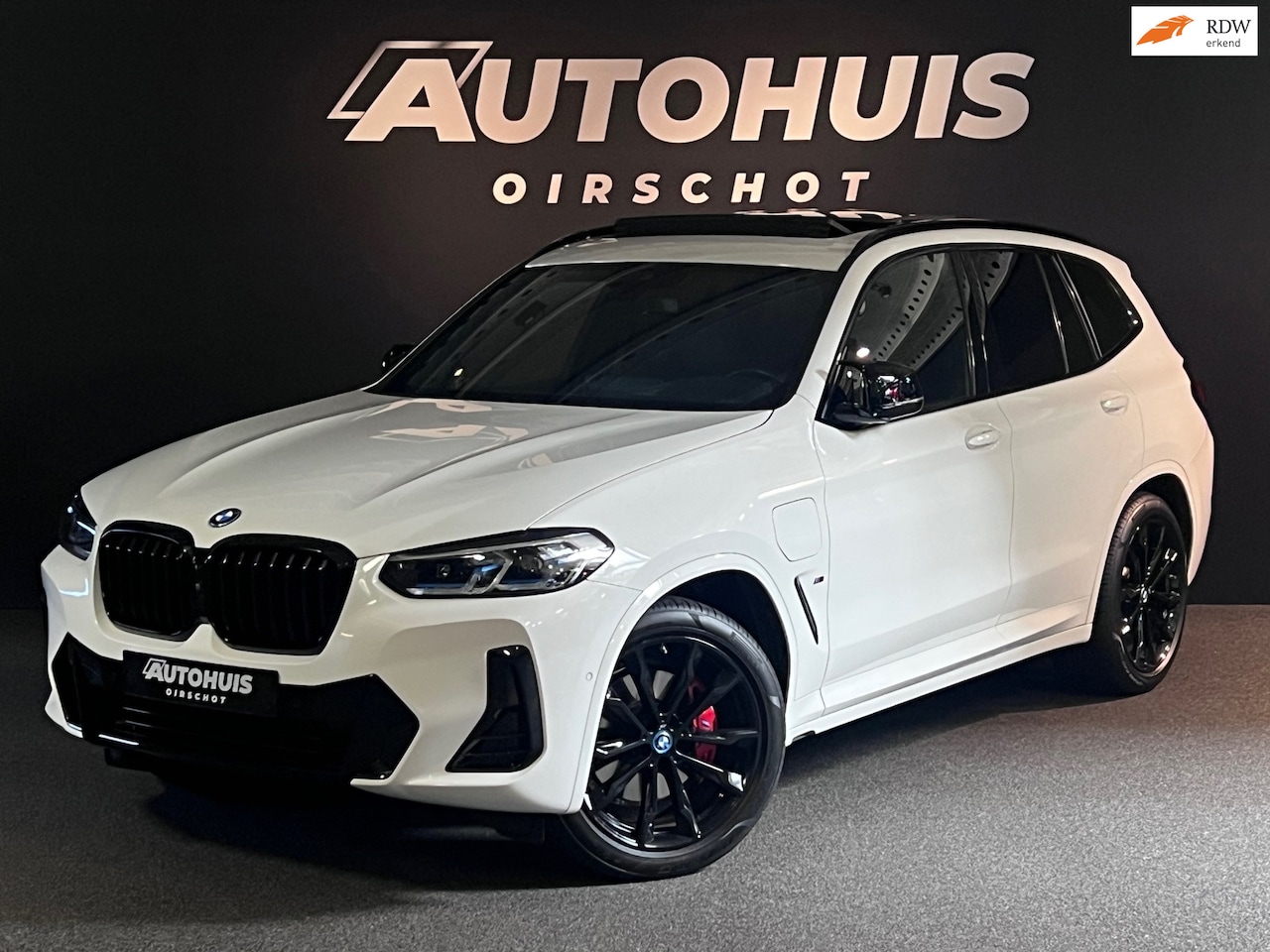 BMW X3 - XDrive30e High Executive Edition M Laser/ Memory stoelen / 20"/ 360 Camera/ Stuurverwarmin - AutoWereld.nl