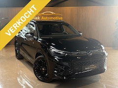 Volkswagen Tiguan - 1.5 eHybrid R-Line edition Panorma Navigatie sfeer verlichtig