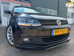 Volkswagen Jetta - 1.2 TSI Comfortline met parkeersensoren en cruise controle en airco