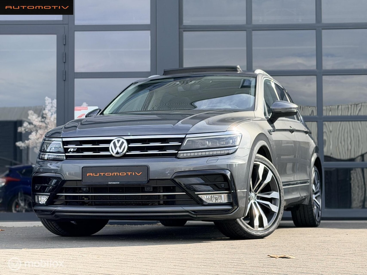 Volkswagen Tiguan - 2.0 TSI 4Motion R LINE / PANO / VIRTUAL - AutoWereld.nl