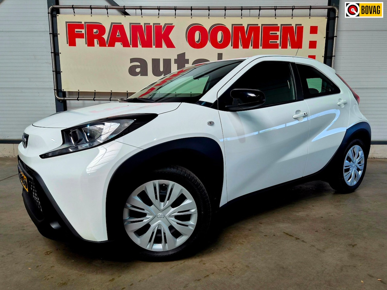 Toyota Aygo X - 1.0 VVT-i 72PK S-CVT Play + Keyless|Stoelverw.|LED|Camera|Climate|Adaptive Cruise|Apple|An - AutoWereld.nl