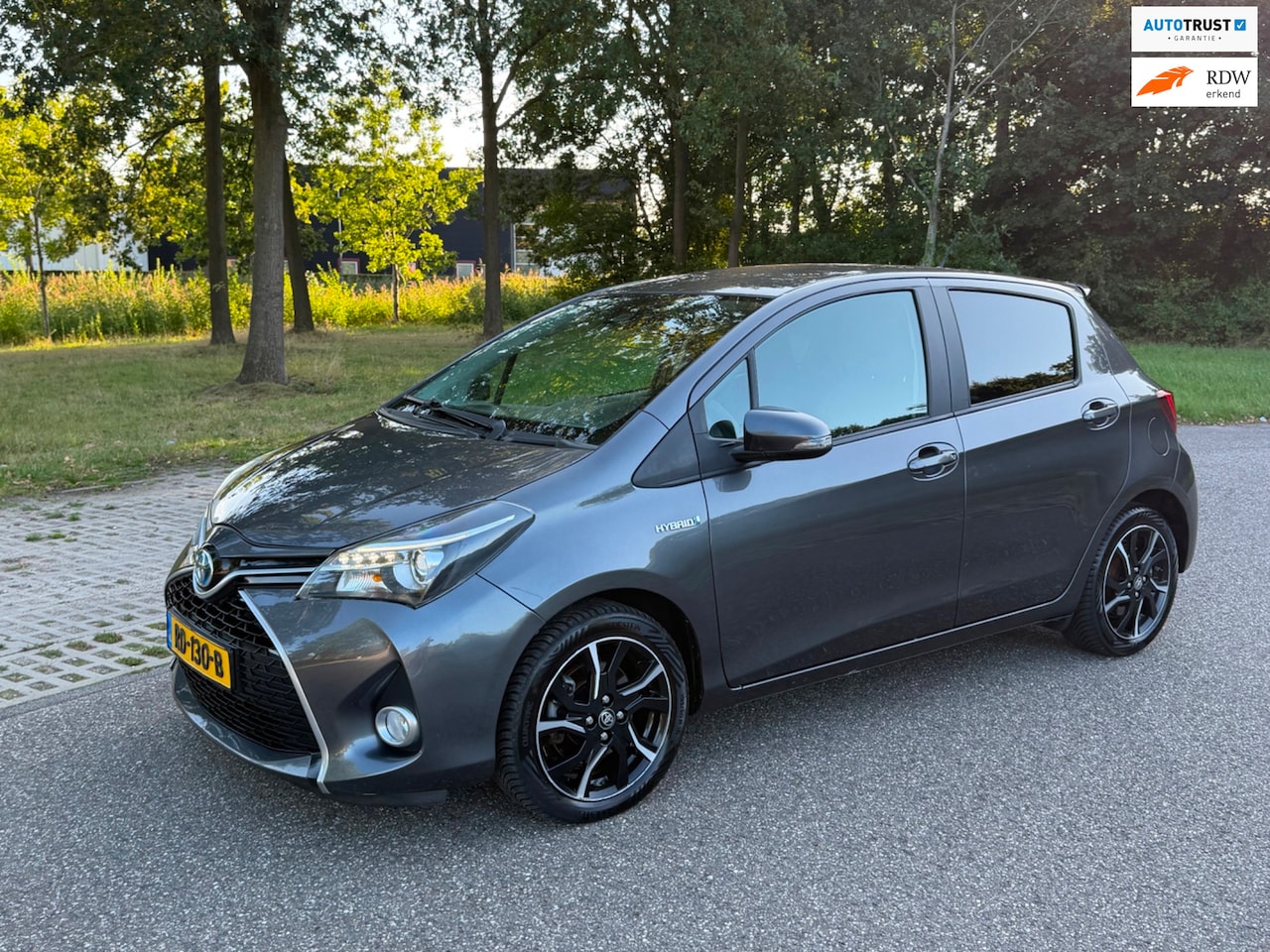 Toyota Yaris - 1.5 Hybrid Dynamic 1.5 Hybrid Dynamic, achteruitrijcamera, navigatie, climaat controle - AutoWereld.nl