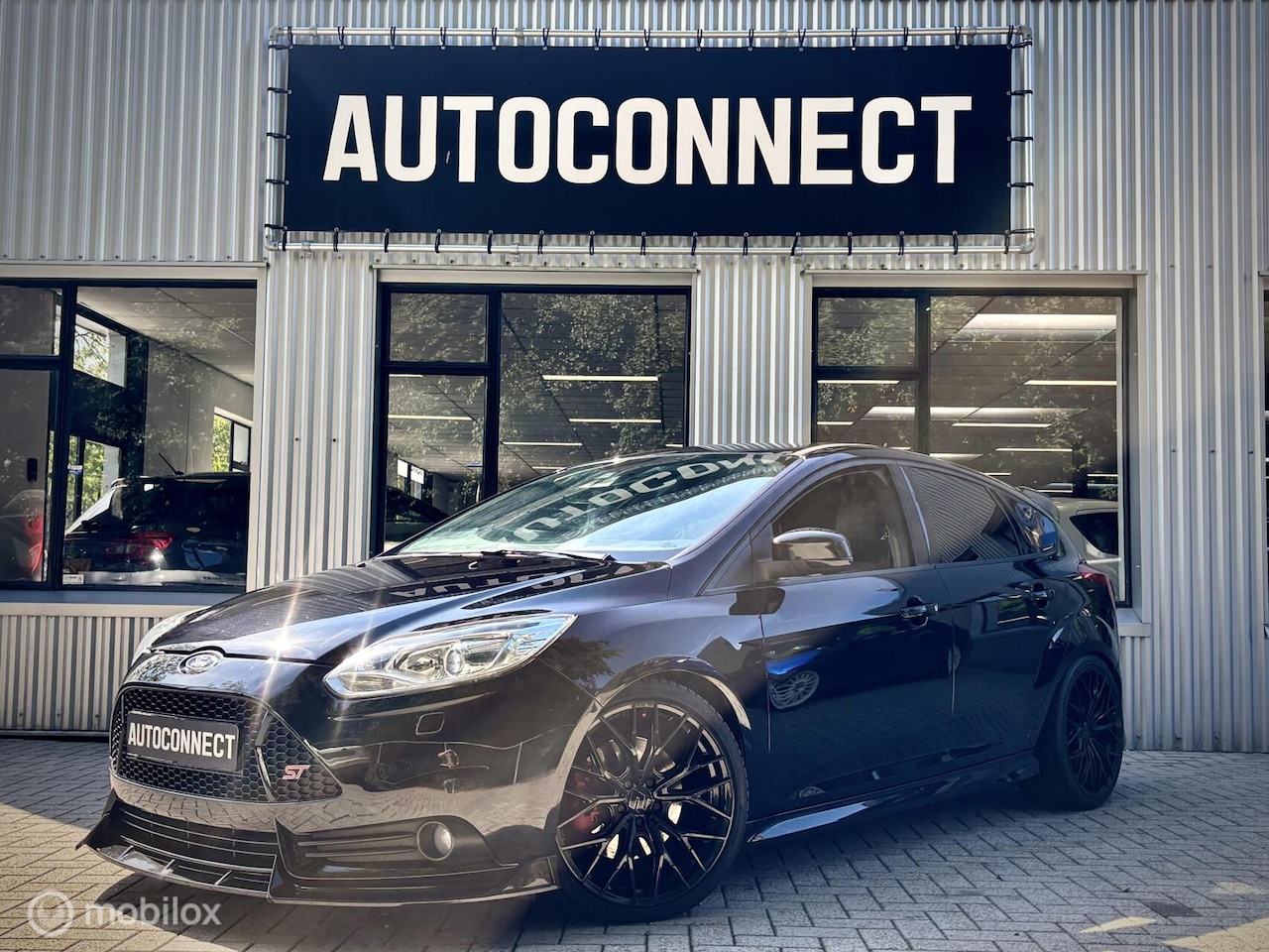 Ford Focus - 2.0 EcoBoost ST. SCHUIFDAK, NAVI, CAMERA, STOELVERWARMING - AutoWereld.nl