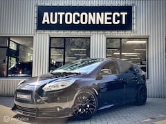 Ford Focus - 2.0 EcoBoost ST. SCHUIFDAK, NAVI, CAMERA, STOELVERWARMING