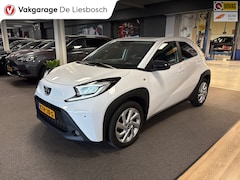 Toyota Aygo X - 1.0 VVT-i MT Play /clima/stoelverw / camera/cruisec /pdc/apple/boeken