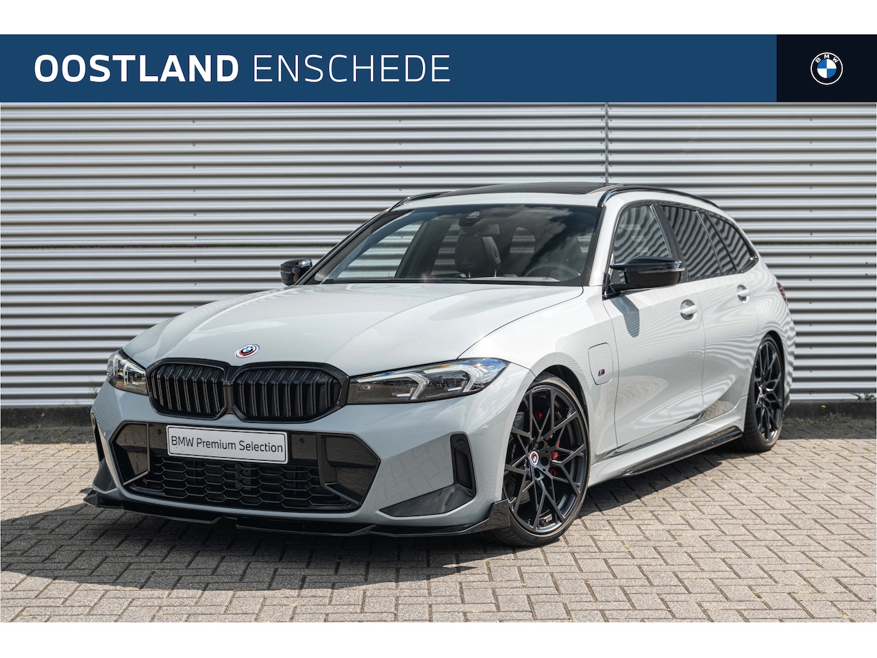 BMW 3-serie Touring - 330e M Sport Automaat / Panoramadak / Trekhaak / Adaptieve LED / Sportstoelen / Stuurverwa - AutoWereld.nl