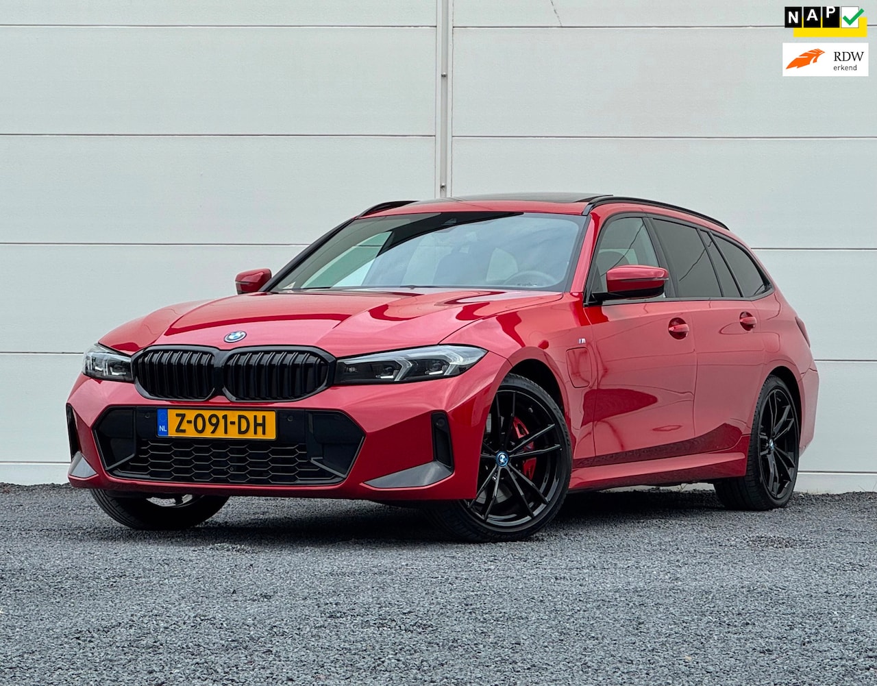 BMW 3-serie Touring - 320e M-Sport Org NL Pano HarmanKardon Keyless Memory seats Leer Shadow line Trekhaak SOH 9 - AutoWereld.nl