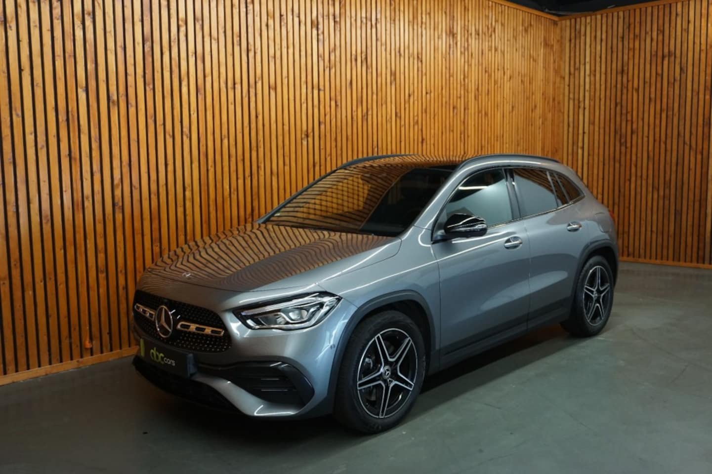Mercedes-Benz GLA-Klasse - 250 AMG LINE / Automaat / 360 Camera / Sfeerverlichting - AutoWereld.nl