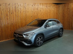 Mercedes-Benz GLA-Klasse - 250 AMG LINE / Automaat / 360 Camera / Sfeerverlichting