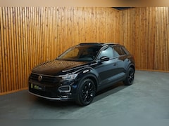 Volkswagen T-Roc - 1.5 TSI SPORT Automaat - Panoramadak Navigatie Apple Carplay