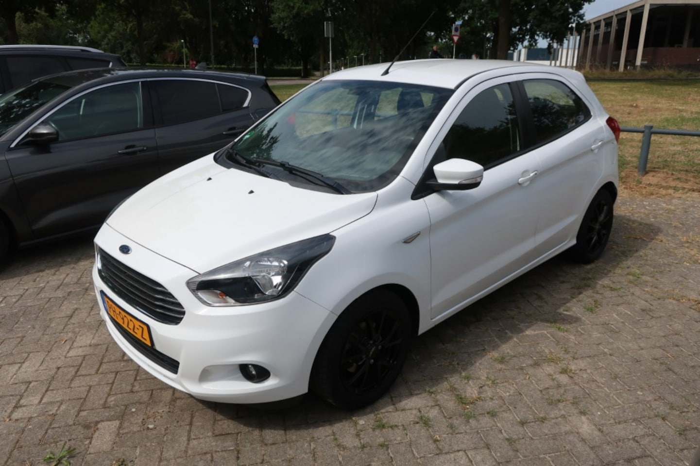 Ford Ka - 1.2 Trend Ultimate, Clima, All Season Banden, PDC, etc. - AutoWereld.nl
