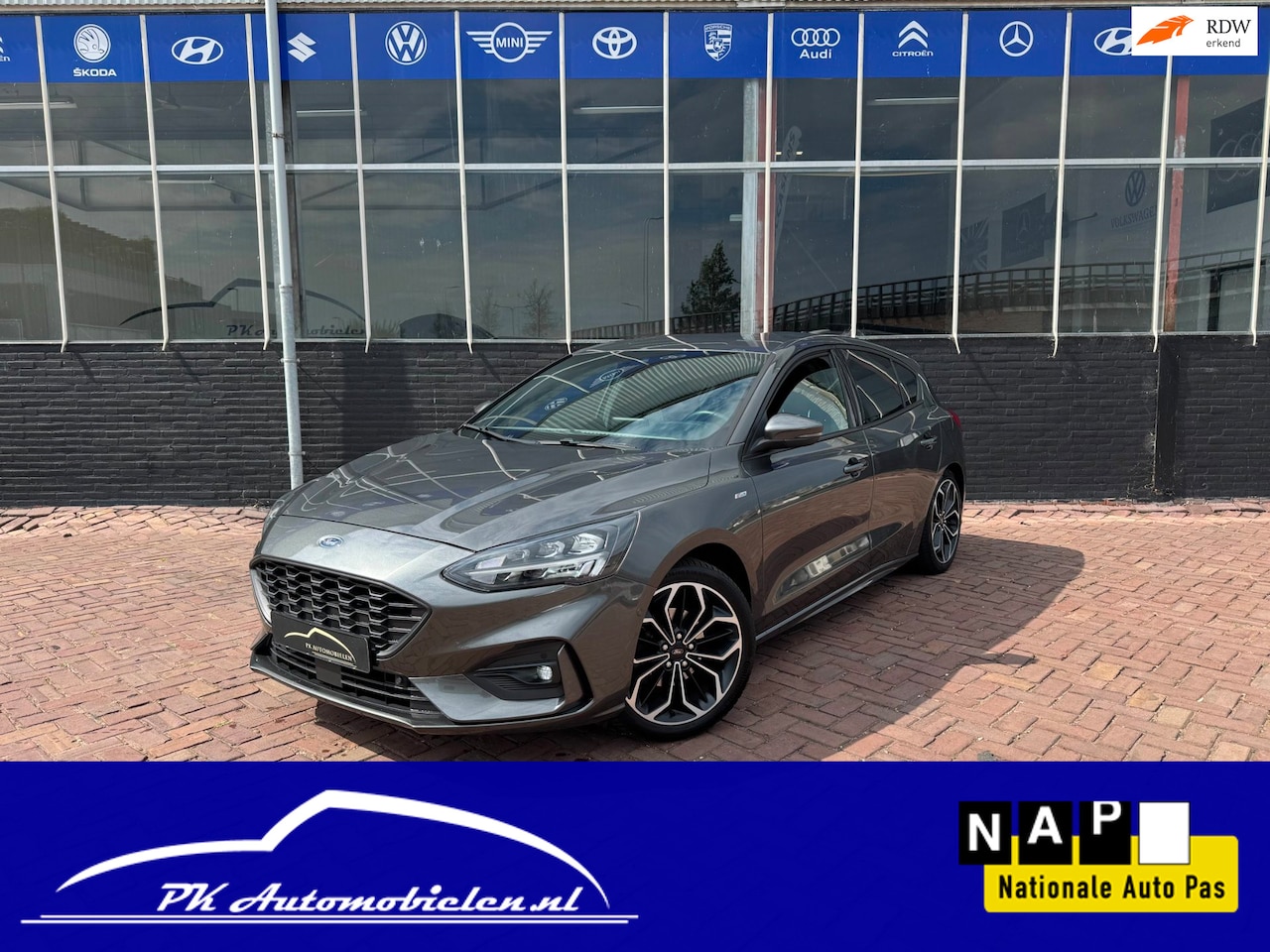 Ford Focus - 1.0 EcoBoost Titanium Business **CARPLAY + KEYLESS + WINTER PACK + CAMERA**** - AutoWereld.nl