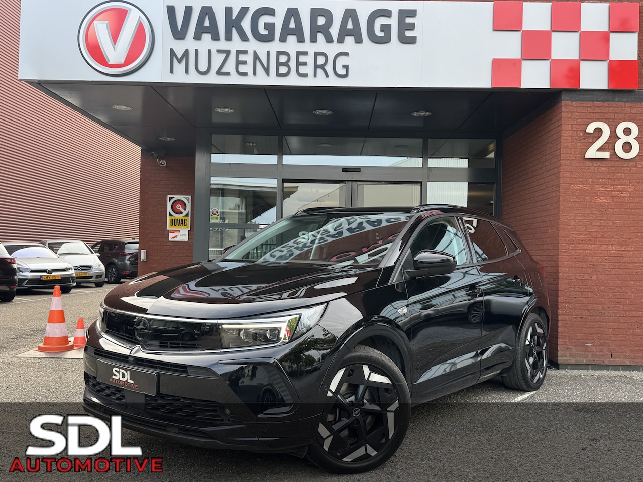 Opel Grandland - 1.6 Turbo Plug-In Hybrid GSe // NAVI // ELEK. ACHTERKLEP // CAMERA // ADAPTIVE CRUISE // S - AutoWereld.nl