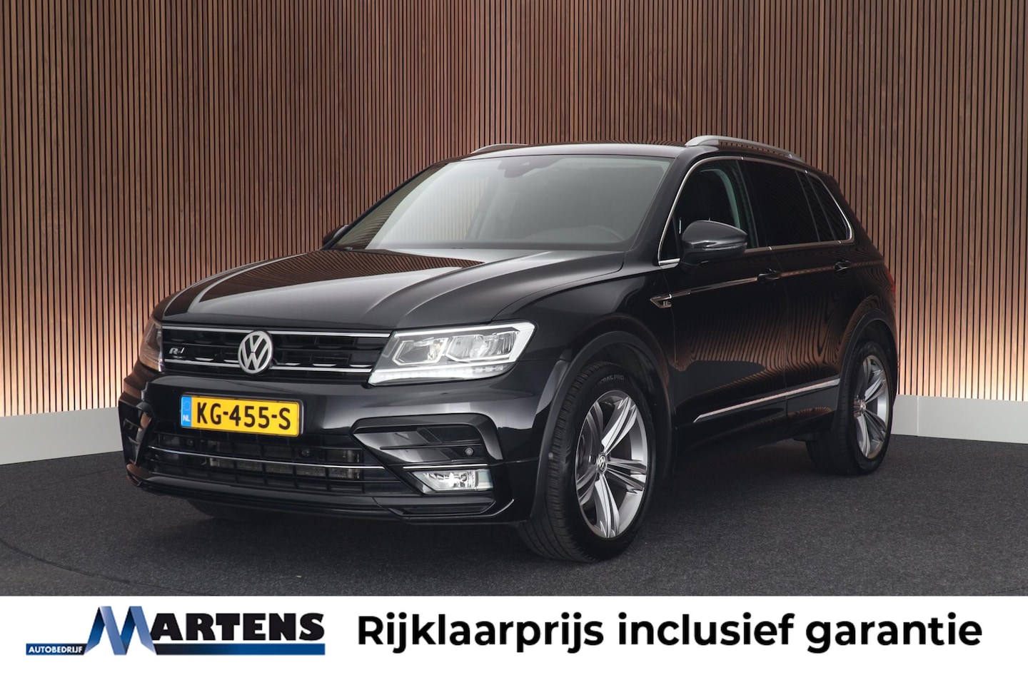 Volkswagen Tiguan - 2.0 TSI 180pk DSG 4Motion R-Line Highline Trekhaak Keyless Virtual Cockpit Navigatie - AutoWereld.nl