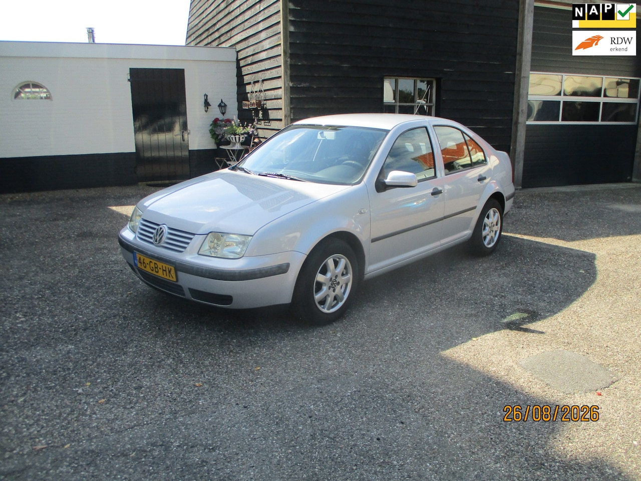 Volkswagen Bora - 1.6 Trendline 1.6 Trendline, 2e. Eig, Keurig nette auto - AutoWereld.nl