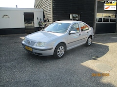 Volkswagen Bora - 1.6 Trendline, 2e. Eig, Keurig nette auto