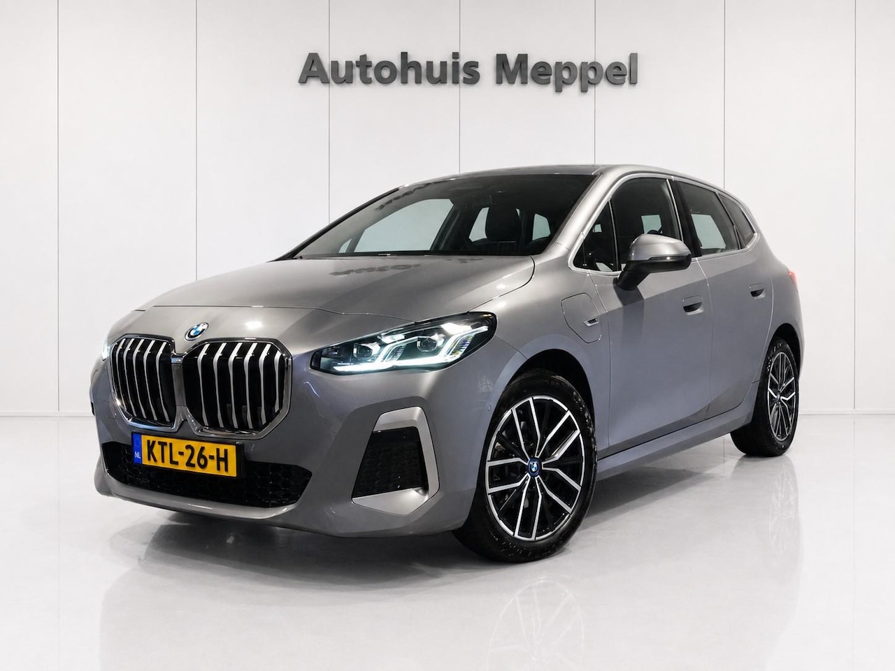 BMW 2-Serie - 225e xDrive M-Sport*PDC*LED*Navigatie*Sportstoelen - AutoWereld.nl