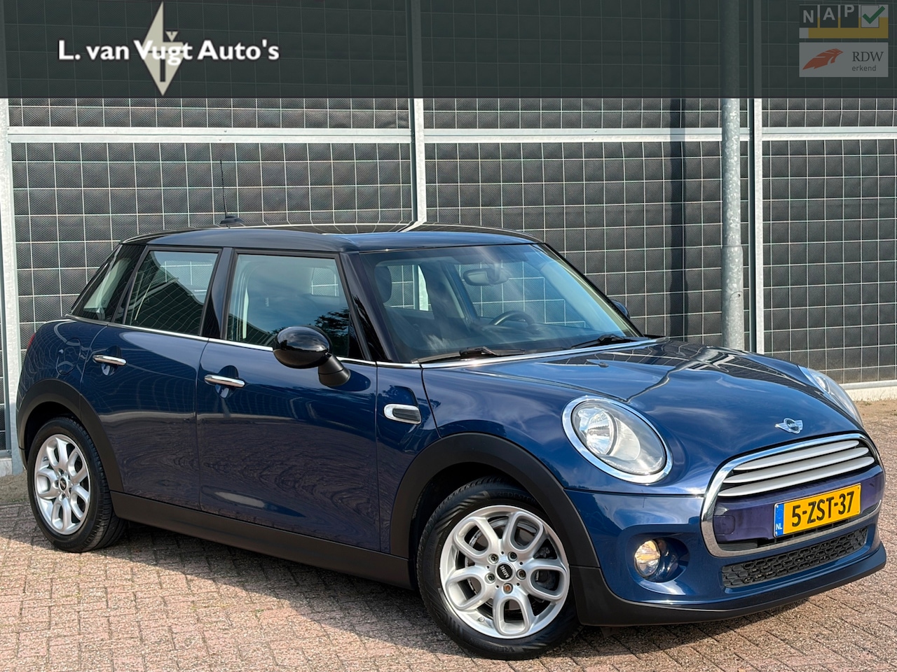MINI 5-Deurs - 1.5 Cooper Business | 12 maanden Garantie | - AutoWereld.nl