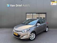 Hyundai i20 - 1.2i i-Deal / Airco / Navigatie