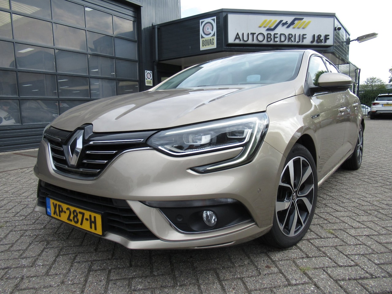 Renault Mégane - 1.3 TCe Bose / NAV / PDC / Camera / Trekhaak / BOSE - AutoWereld.nl