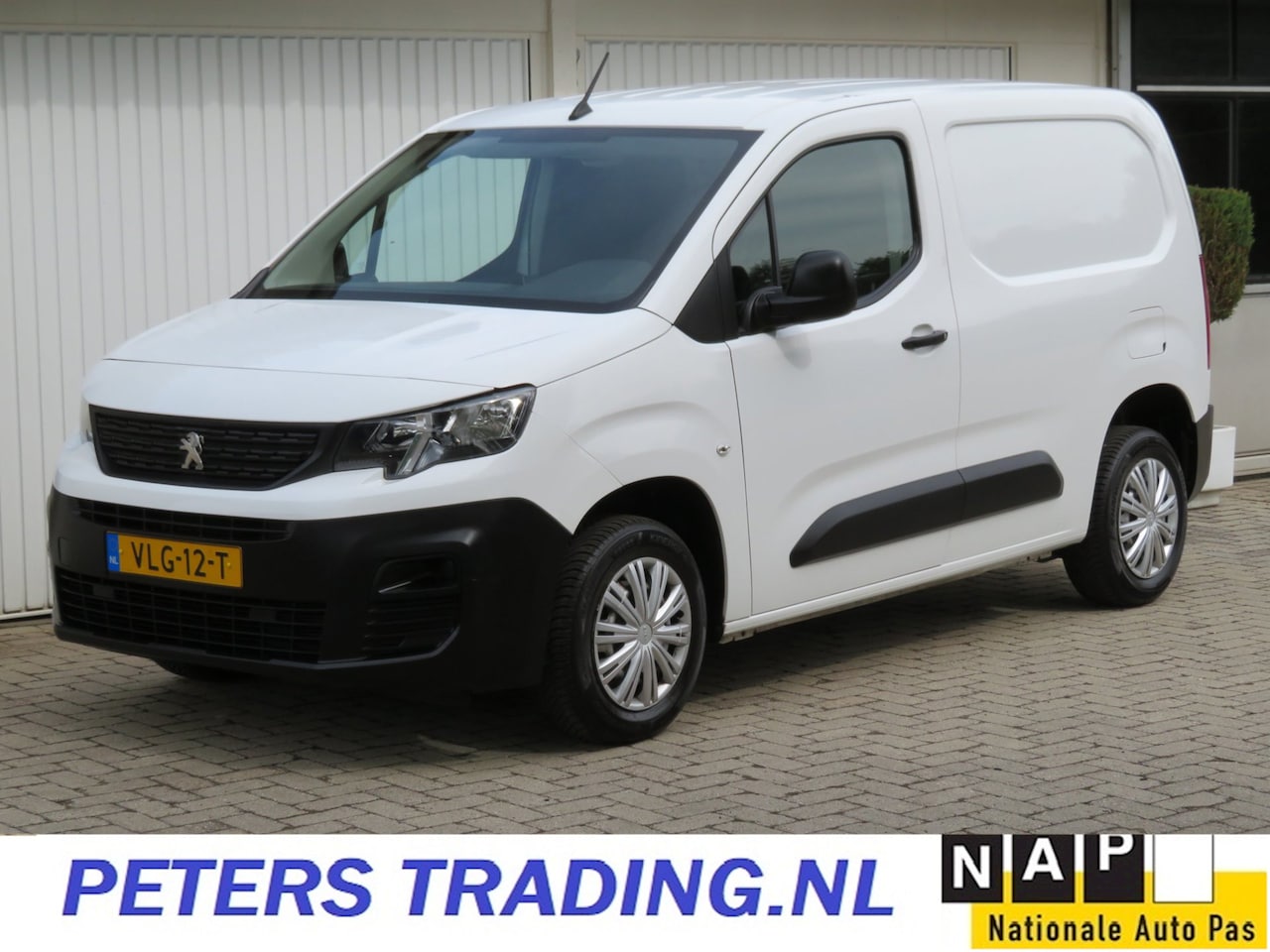 Peugeot Partner - 1.5 BlueHDI Pro 3 PERSOONS-AIRCO-EURO 6-TREKHAAK-1e EIGENAAR - AutoWereld.nl