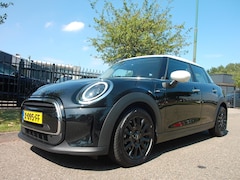 MINI 5-Deurs - (f55) 1.5 136pk Aut Cooper Camden Edit Clima Navi Xenon