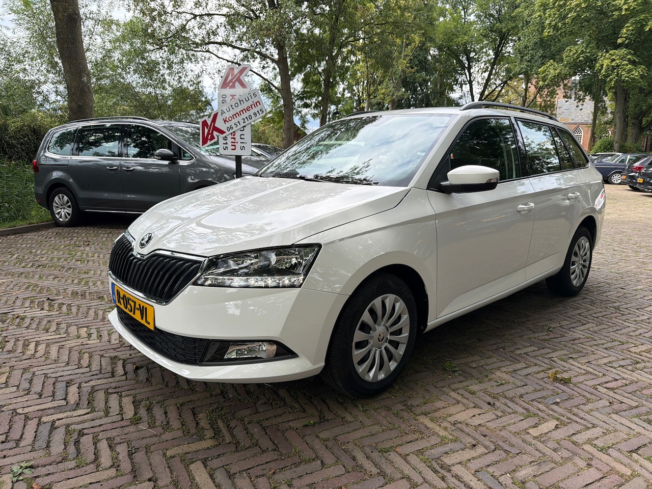 Skoda Fabia Combi - 1.0 TSI Ambition. Wij zijn altijd de goedkoopste met de beste Vakgarage BOVAG service. - AutoWereld.nl
