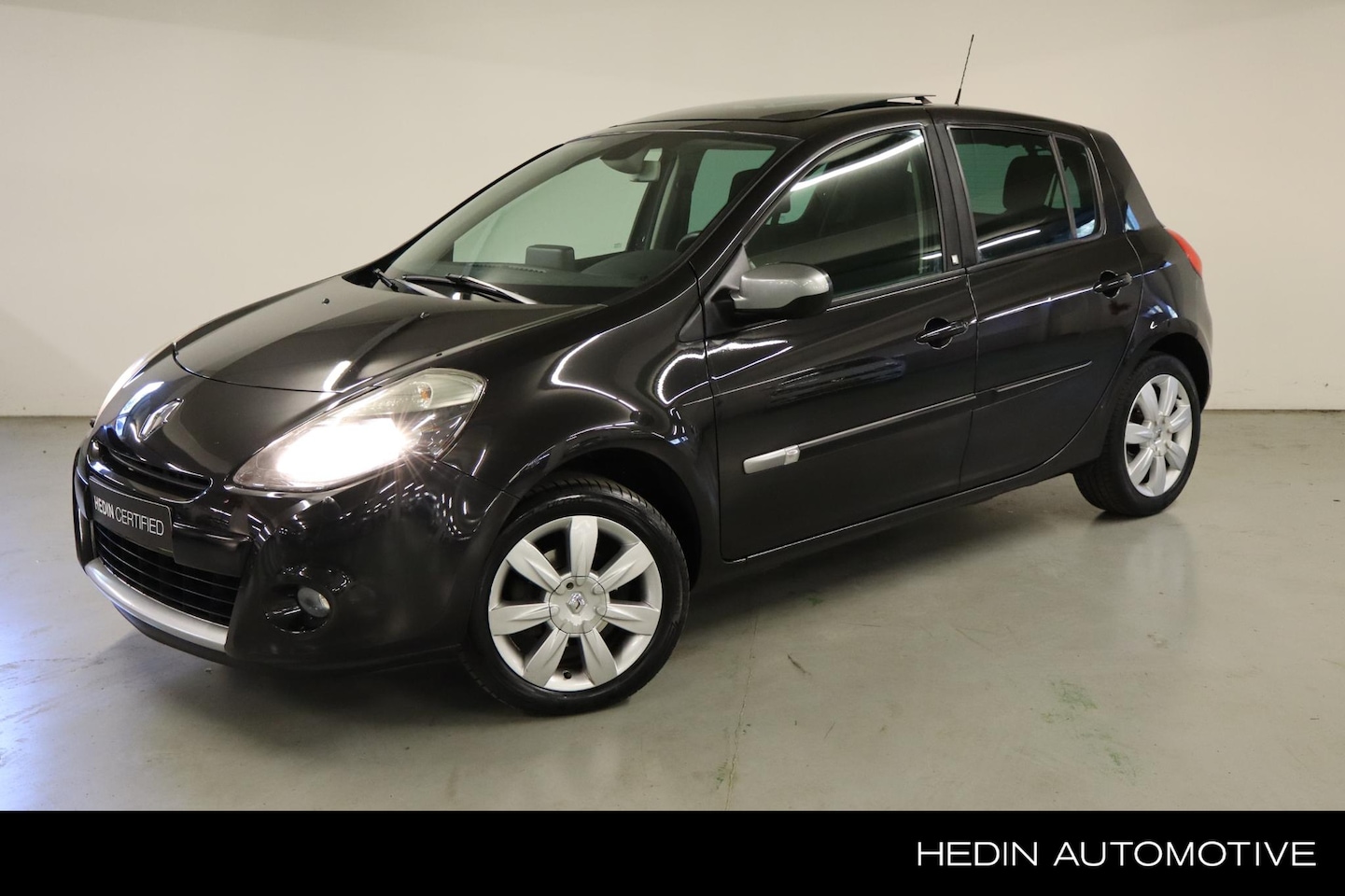 Renault Clio - TCe 100 20th Anniversary | 5-Deurs | Panoramadak | Climate Control | Carminat Navigatie | - AutoWereld.nl