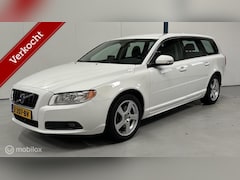 Volvo V70 - 2.5T Momentum 230PK / AUTOMAAT / NAVI