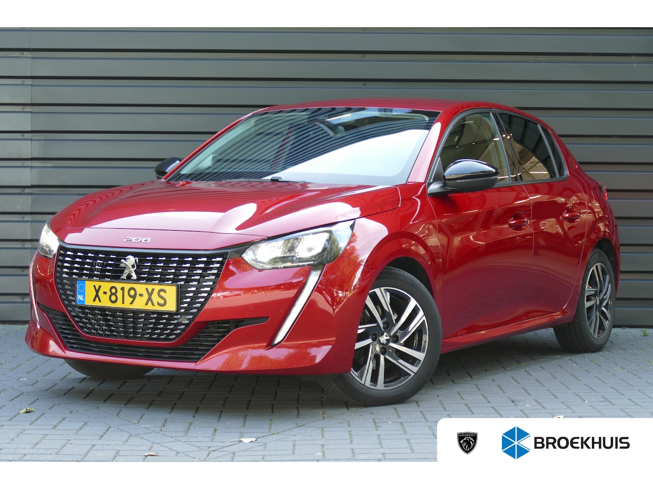 Peugeot 208 - 1.2 PURETECH 100PK ALLURE / CAMERA / STOELVERWARMING / KEYLESS / LED / 16"LMV / NAVI / CLI - AutoWereld.nl