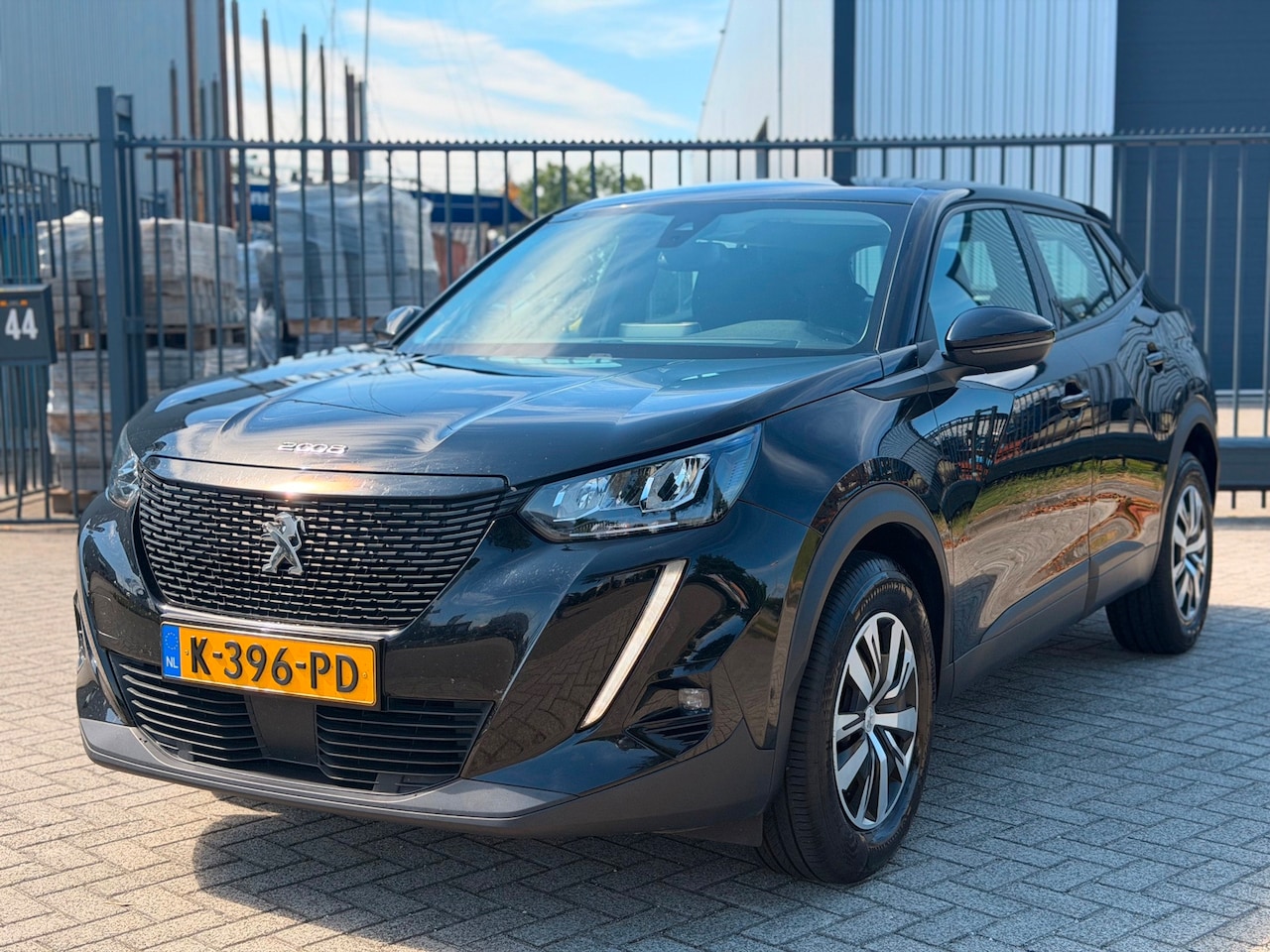 Peugeot 2008 - 1.5 BlueHDi Blue Lease Active Navi Clima Div Opties - AutoWereld.nl