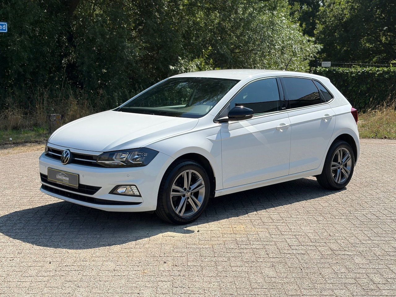 Volkswagen Polo - 1.0 TSI R-Line CARPLAY I CAMERA I 6BAK I 110PK I CLIMA I VOL - AutoWereld.nl