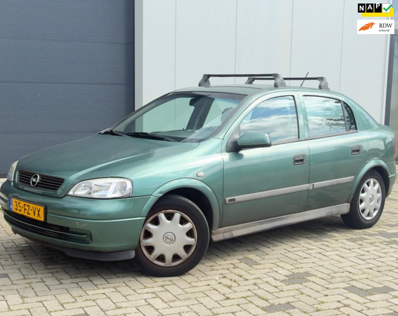 Opel Astra - 1.6 Club 1.6 Club - AutoWereld.nl