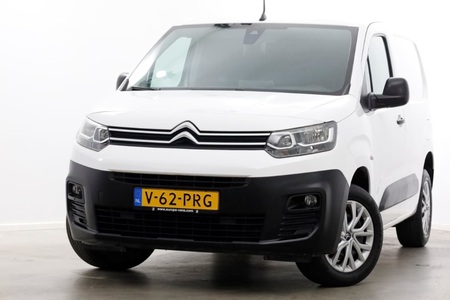 Citroën Berlingo - 1.2 PureTech 110pk Benzine Airco/Navi/Camera/3Pers. 02-2021 - AutoWereld.nl