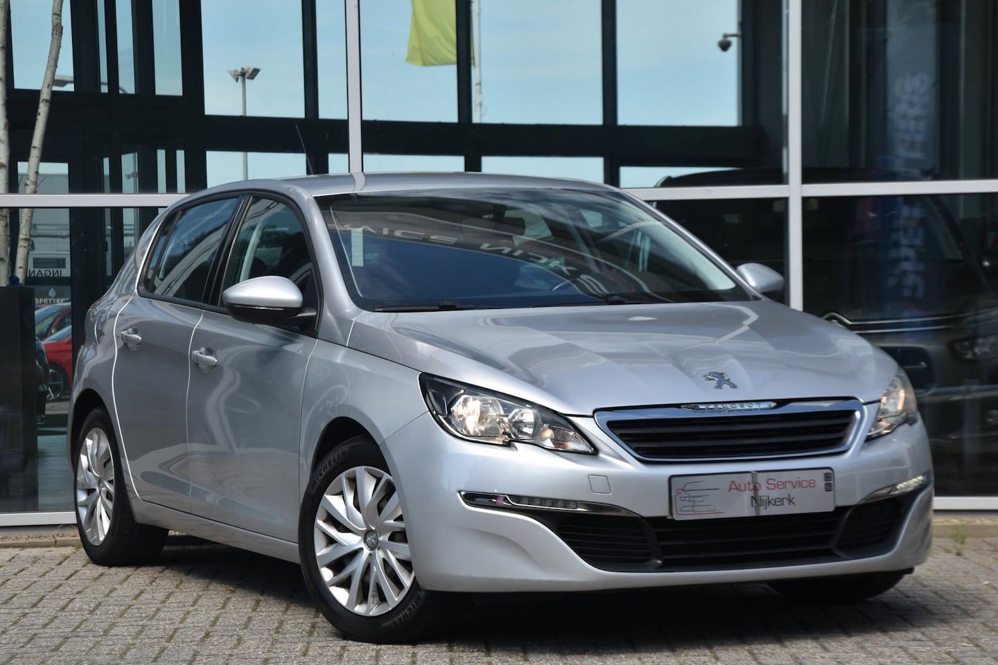 Peugeot 308 - 1.2 PureTech Blue Lease Airco Elek. Ramen NAP 1ste Eigenaar - AutoWereld.nl