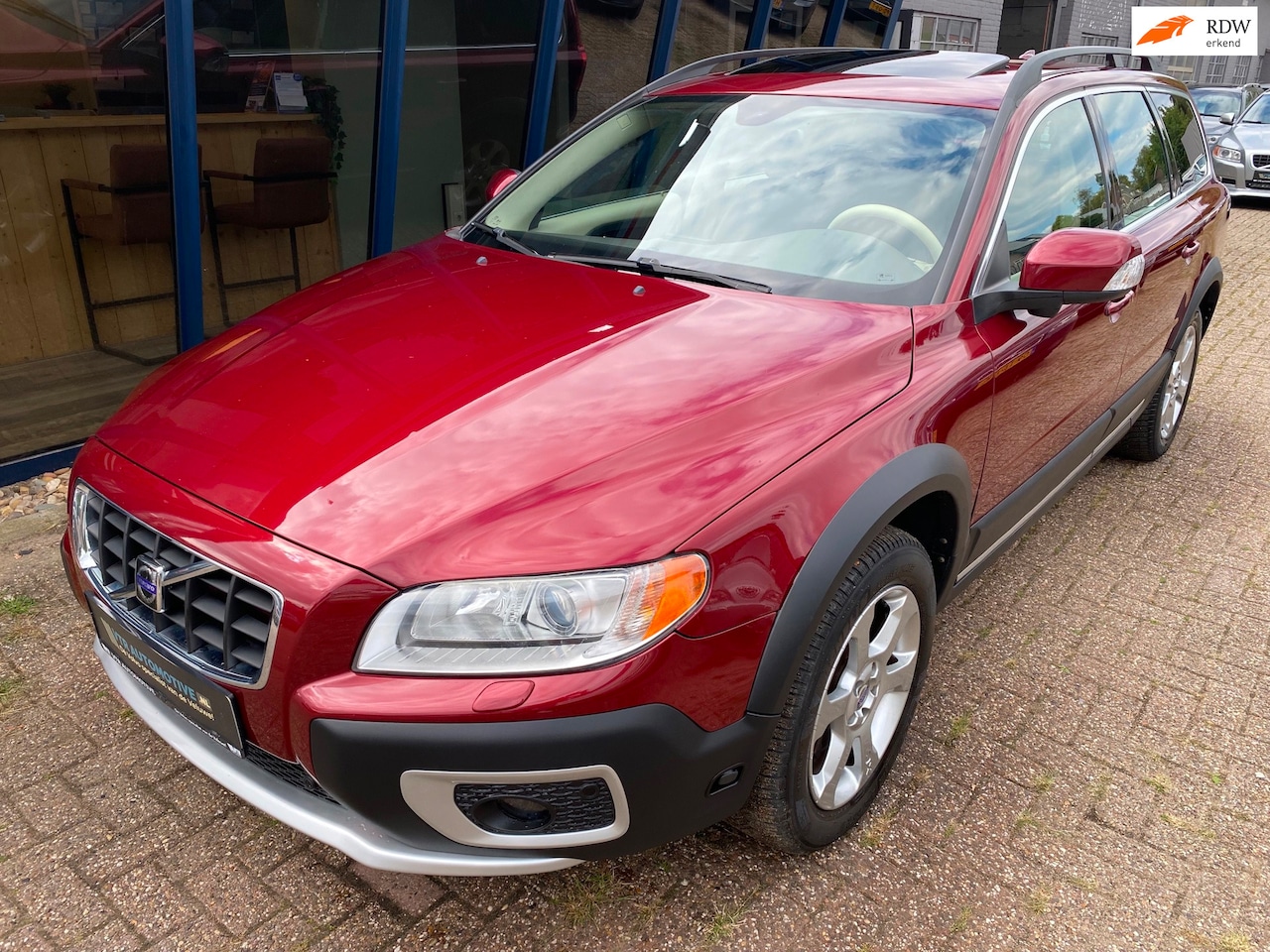 Volvo XC70 - 3.2 Summum AWD Automaat LEER / SUNROOF / NAVI - AutoWereld.nl