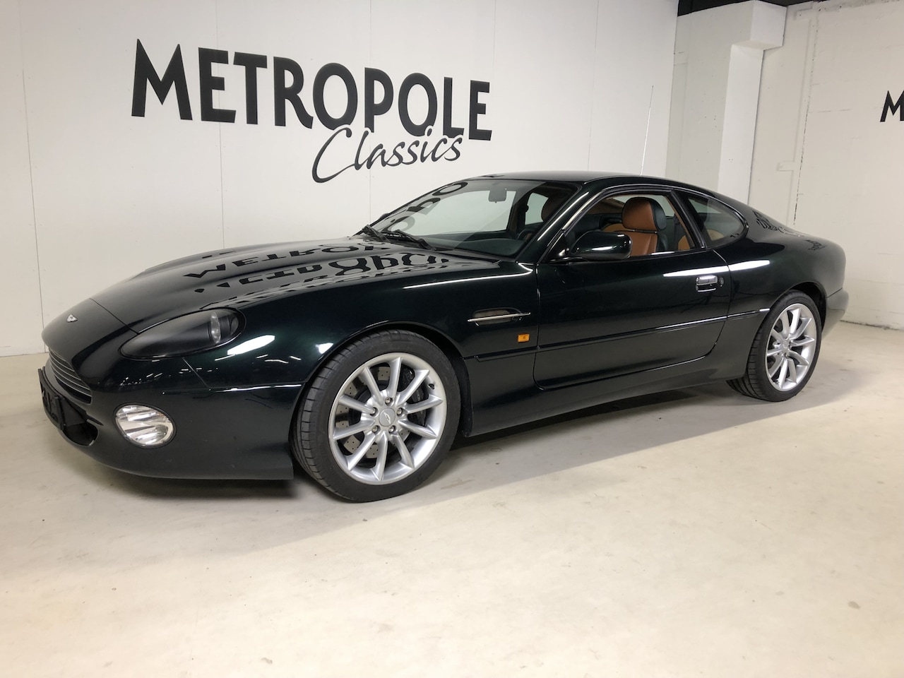 Aston Martin V12 Vantage - DB7 M0769 - AutoWereld.nl