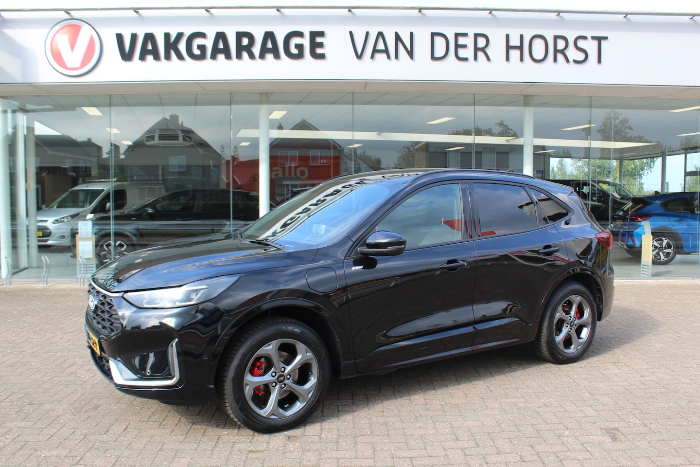 Ford Kuga - 2.5 PHEV ST-Line X 2.5 PHEV ST-Line X , 2100kg Trekhaak , Nieuw model Panorama/schuifkantel dak , Trekhaak , - AutoWereld.nl