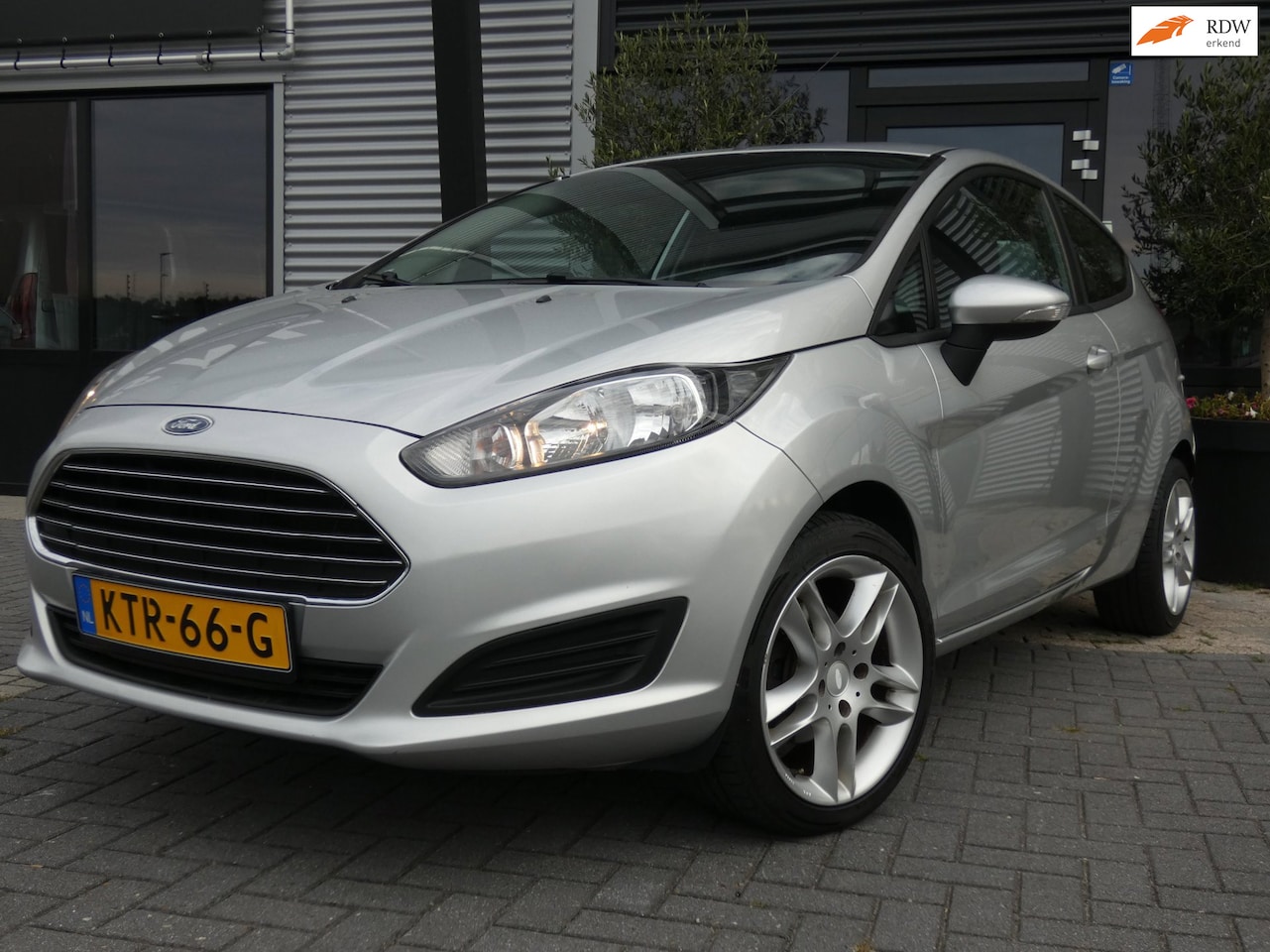 Ford Fiesta - 1.25 Airco | Elek. ramen | 16 INCH LM |Stoel verwarming - AutoWereld.nl
