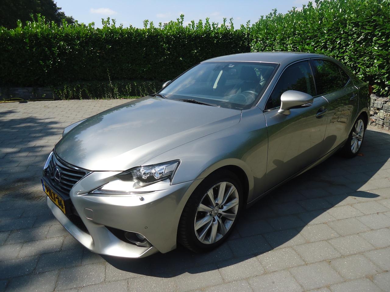Lexus IS - 300h Luxury Line EERSTE EIGENAAR ORIGINEEL NEDERLANDSE AUTO - AutoWereld.nl
