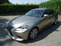 Lexus IS - 300h Luxury Line GERESERVEERD