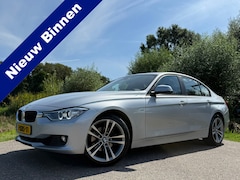 BMW 3-serie - 320i High Executive Automaat / 2e Eigenaar / Bi-Xenon / 18" Velgen / Navi / Clima / Dealer