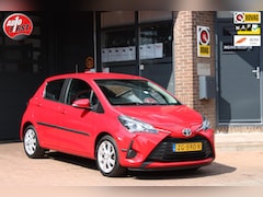 Toyota Yaris - 1.0 VVT-i Active // Navigatie // Camera // All season banden